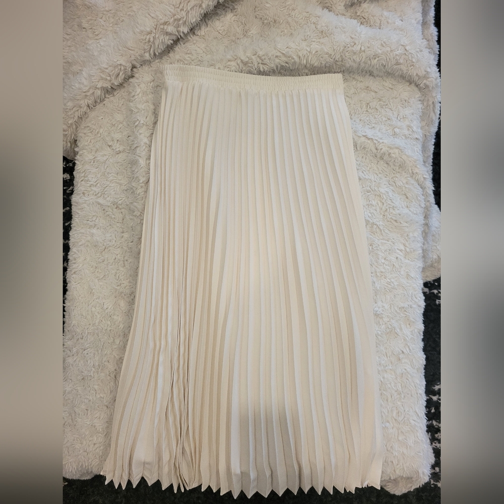A New Day Elegant Cream Pleated Skirt